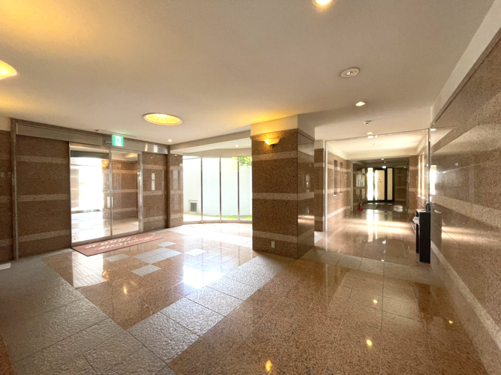 ロイヤルシティー日生のその他共用部分|ホテルライクな共用部分です。