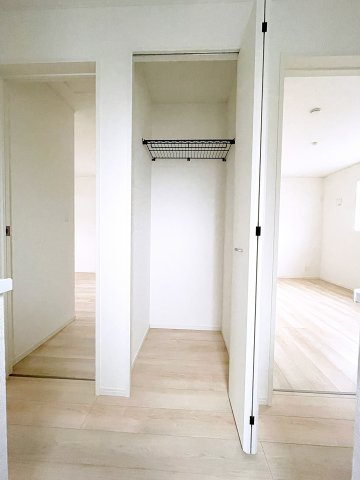 新築戸建・建売　大田原市富士見第2　Cradle Garden　全3棟の収納|廊下収納は日用品の保管やお掃除道具の収納に便利です！