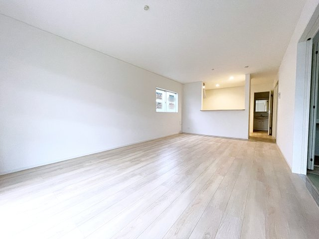 新築戸建・建売　大田原市富士見第2　Cradle Garden　全3棟の居間・リビング|広々としたリビングは19帖！開放的な空間でゆったりとくつろぐことができます！