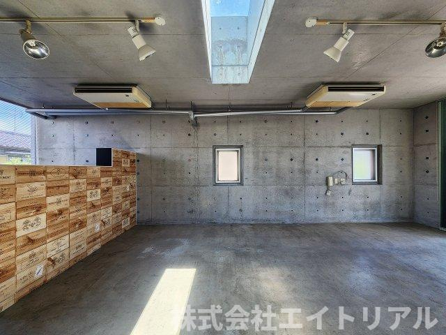 刈谷市東境町　貸店舗の内装|2階