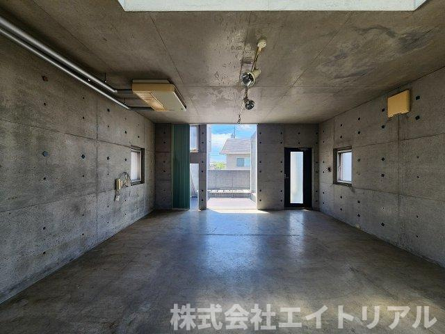 刈谷市東境町　貸店舗の内装|2階