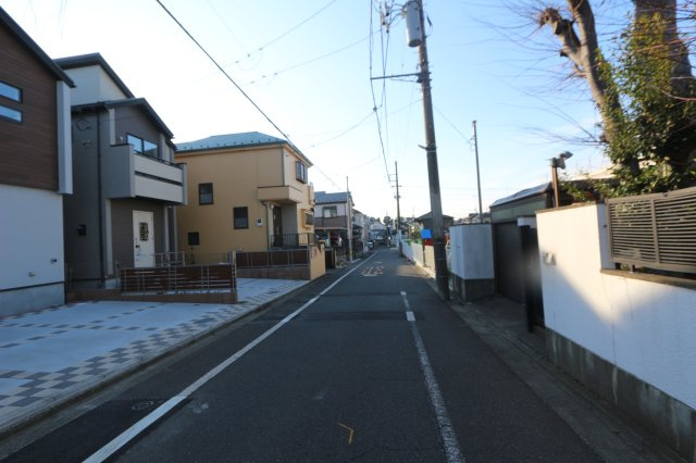 【Blooming Garden】小平市一橋学園新小平の外観|約4.5帖洋室には勾配天井を採用、お部屋が片付くロフト♪アイデア次第で使い方が広がるロフト空間。多彩な用途で暮らしの幅が広がりますね。