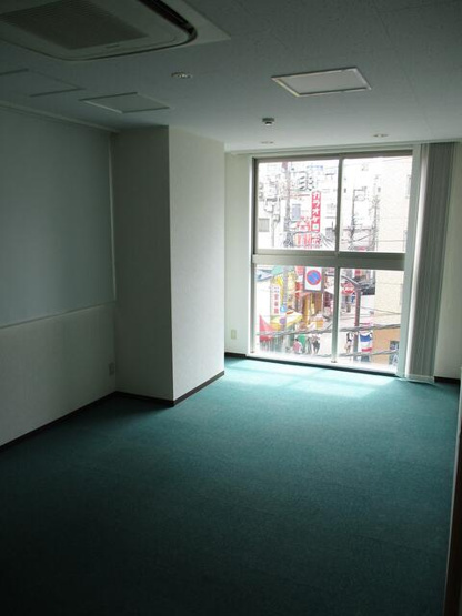 【居間・リビング】 | Ｍｏｏｎｓｈｉｎｙ弐番館 | 使いやすい居間です