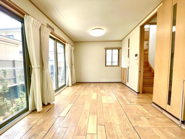 千種区東千種台戸建の居間・リビング|LDK約13.6帖