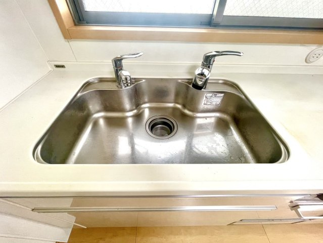 千種区東千種台戸建のキッチン|浄水器付水栓