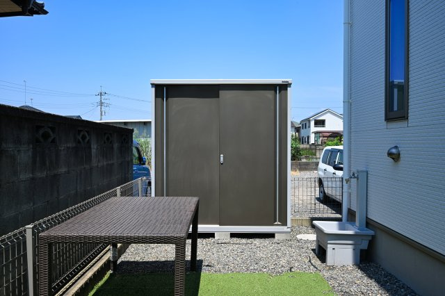 【収納】 | 大泉町寄木戸　中古住宅 | お庭には物置がありガーデニング用品やアウトドア用品を収納できます！
