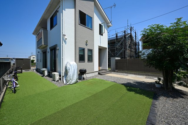 【庭】 | 大泉町寄木戸　中古住宅 | 広いお庭でBBQやガーデニング、ドッグランなど夢が広がりますね♪