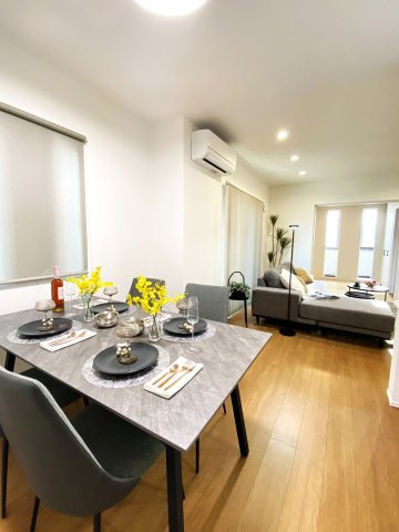 【居間・リビング】 | 福岡市西区野方４丁目 5号地 | LDKは約17帖の広さ。ダイニングテーブルを置いても、ソファやテレビも十分置けます