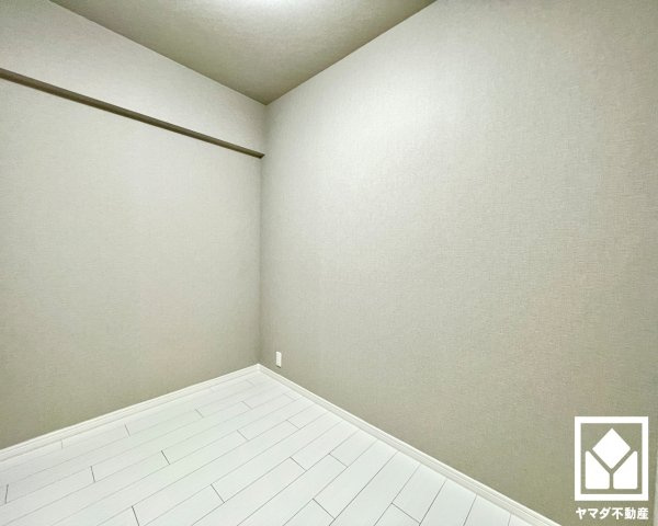 アドリーム伏見向島の洋室