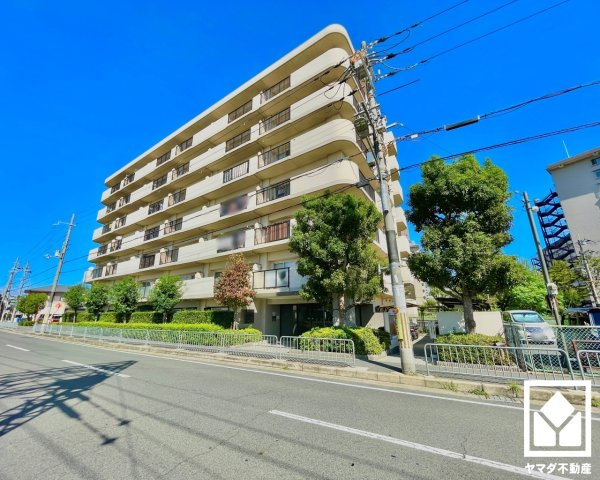 アドリーム伏見向島の外観