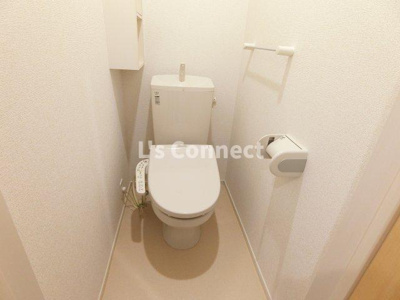 【トイレ】 | グランヴェールＢ | 温水洗浄便座付きのトイレ。