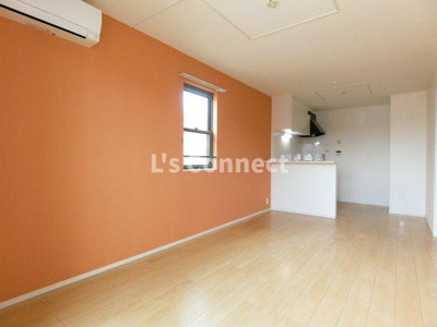 【居間・リビング】 | グランヴェールＢ | 角部屋で２面に窓があります。