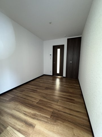 岩出市山のアパートの居間・リビング