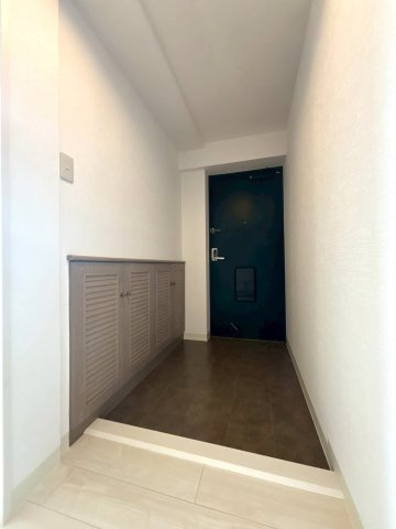 ハウスオブリザ藻岩の玄関|シューズボックスの上にお気に入りの芳香剤や小物を置いて帰るのが楽しみになる自分好みの玄関に♪