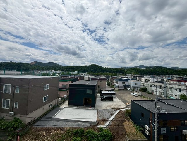 ハウスオブリザ藻岩の展望|緑豊かな山々を一望でき、四季折々の景色もお楽しみ頂けます！