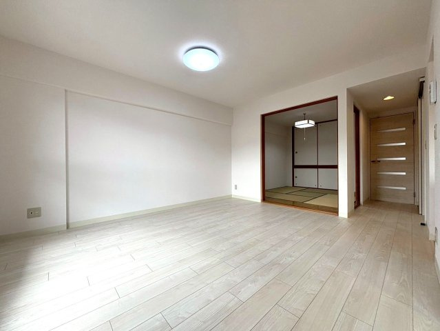 ハウスオブリザ藻岩の居間・リビング|リビング別角度！キッチン・給湯・暖房は集中プロパンです！