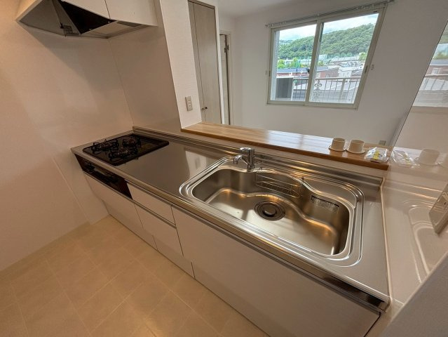 ハウスオブリザ藻岩のキッチン|人気の対面式カウンターキッチン！