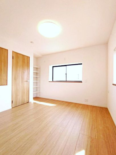 南区西大沼5丁目　中古戸建の洋室|個人の部屋や寝室として使える洋室です