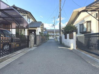 【前面道路含む現地写真】