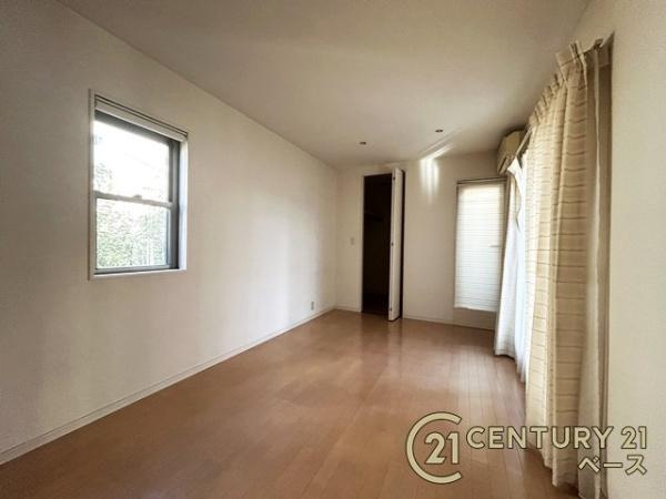 生駒市東菜畑２丁目　一戸建の洋室|■現地撮影写真■使い勝手の良い広々とした洋室です！