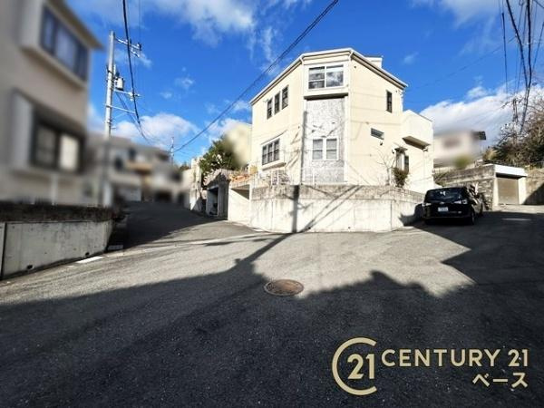 生駒市東菜畑２丁目　一戸建の前面道路含む現地写真|■現地撮影写真■二方角地で開放感があります！