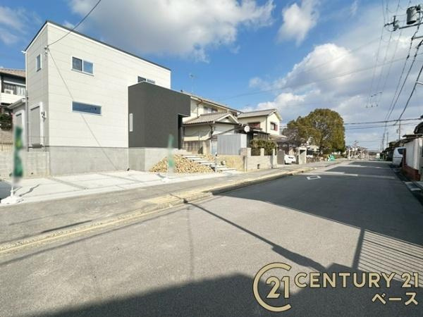大和郡山市泉原町 ／新築一戸建の前面道路含む現地写真