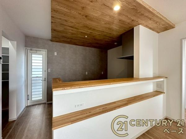 大和郡山市泉原町 ／新築一戸建の前面道路含む現地写真|■現地撮影写真■ドラックストアなど商業施設が徒歩圏内に近接しています。