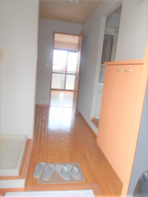 【玄関】 | レクルスコート B棟 | ゆったりとした玄関です