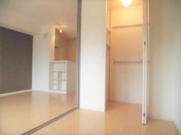 オリーヴァ東合川の内装|明るい室内です