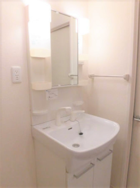 オリーヴァ東合川の独立洗面台|独立洗面化粧台が付いています