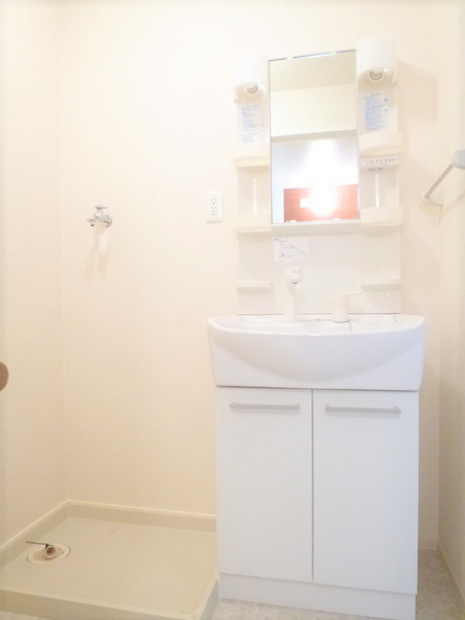 オリーヴァ東合川の独立洗面台|独立洗面化粧台付き