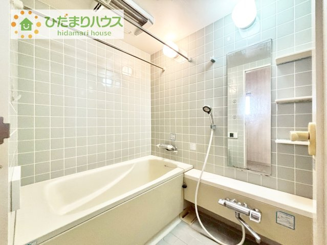 【浴室】 | ウッドパーク四季の丘ウエスト | 大人が足を伸ばしても十分な広さ！一人でゆっくりくつろぐ時間も大切です！