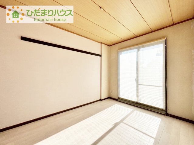 【独立洗面台】 | ウッドパーク四季の丘ウエスト | ゆったりとした洗面所には物入れを完備！タオルや洗剤をしまえます(^^)/