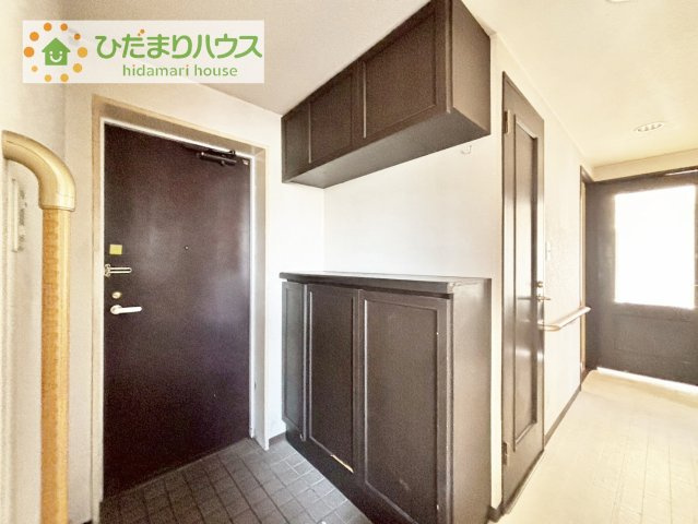 【玄関】 | ウッドパーク四季の丘ウエスト | 丁度良い靴箱のサイズ♪これだけあれば家族全員の靴がしまえてスッキリ(^O^)