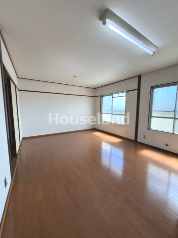 戸根マンションの居間・リビング|同タイプ別部屋