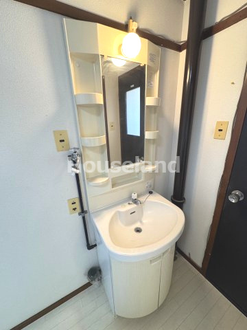 戸根マンションの洗面所|同タイプ別部屋