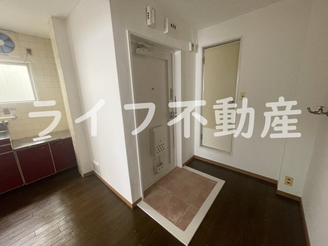 大宝レッドマンションの玄関