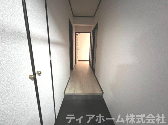 サンメゾン橋本弐番館の玄関