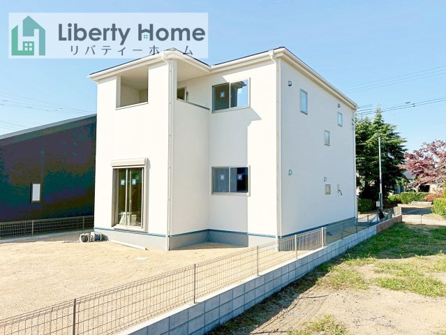 第1常総市東野原　新築戸建　3号棟の外観|ご予約をいただければ、『平日の空いた時間』『周辺物件まとめて見たい』『1件だけ見たい』ももちろん可能です♪
お気軽にお問合せください♪