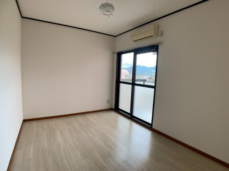 橋本市野の賃貸マンションの洋室