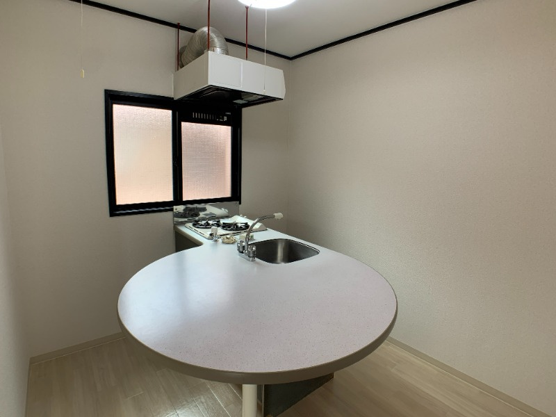 橋本市野の賃貸マンションの居間・リビング