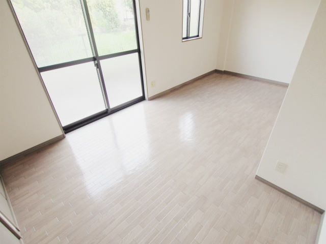 フォブール本町の洋室