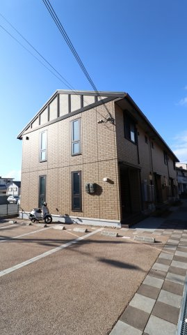 アウグーリオカーサの駐車場