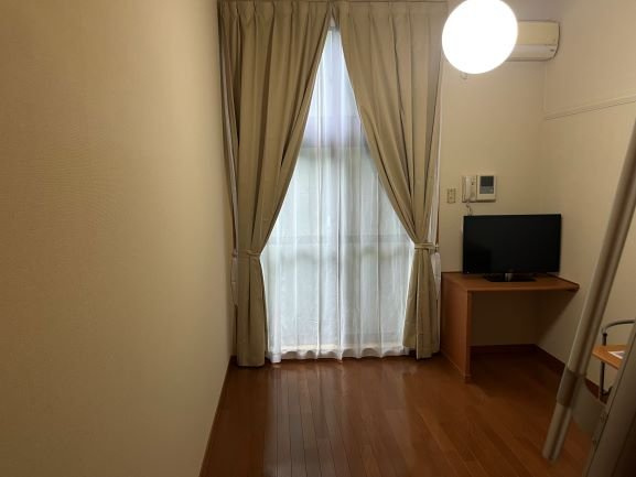 神戸市灘区篠原伯母野山町３丁目のアパートの居間・リビング