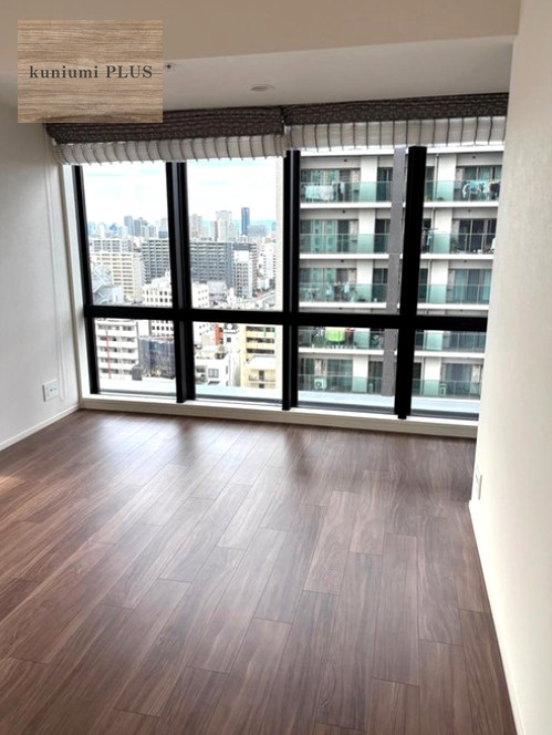 メトライズタワー大阪上本町の居間・リビング