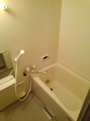 【浴室】 | クレストールつつじが丘Ｂ | お風呂で日々の疲れを落としましょう