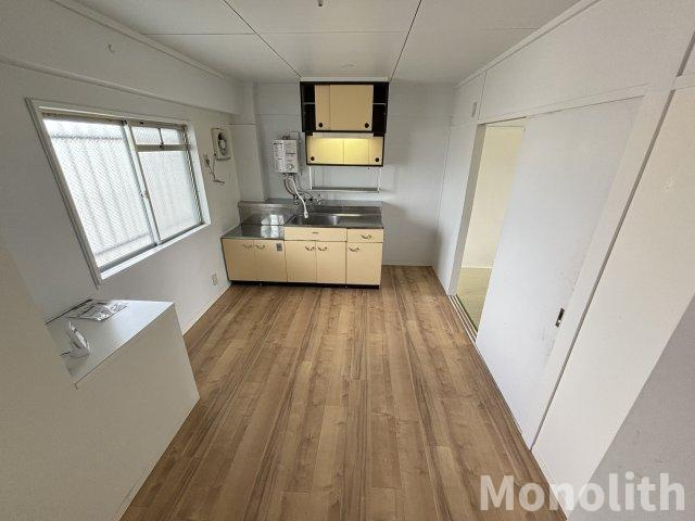 ビレッジハウス葛ノ葉6号棟の居間・リビング