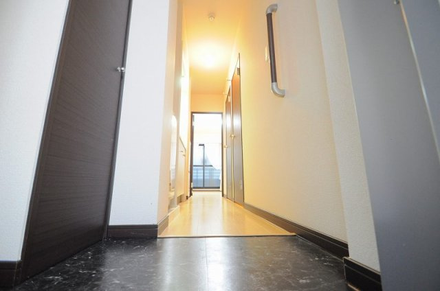 神戸市長田区駒ケ林町１丁目の賃貸マンションの玄関