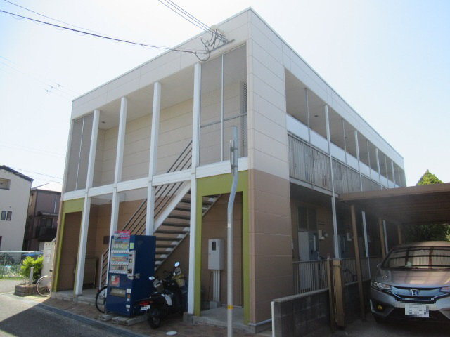 明石市魚住町西岡のアパートの外観