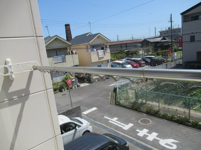 明石市魚住町西岡のアパートのバルコニー